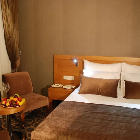 Volley 4* איזמיר